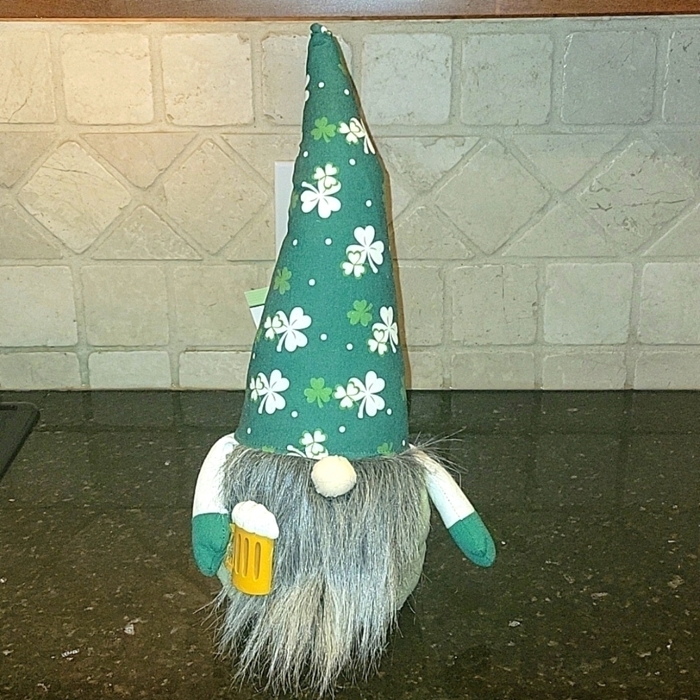 St. Patrick's Day NWT Gnome with Mug of Beer 20"